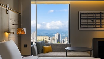 hotel resonance taipei tapestry collection by hilton