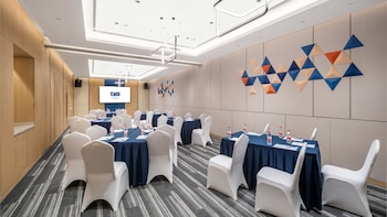holiday inn express beijing yizhuang tongminghu an ihg hotel