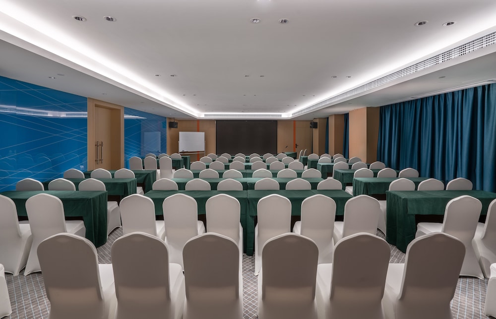 holiday inn express changsha south railway station an ihg hotel