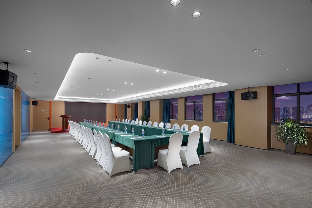 holiday inn express changsha south railway station an ihg hotel