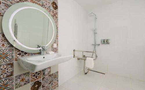 hampton by hilton turkistan