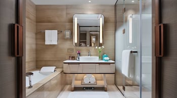 Intercontinental Chongqing Raffles City, An Ihg Hotel,Yuzhong>>Chongqing,4.5 star