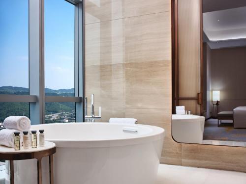 intercontinental chongqing raffles city an ihg hotel