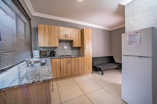 khayalami hotel emalahleni