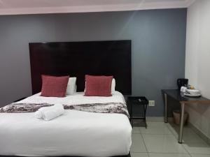 khayalami hotel emalahleni