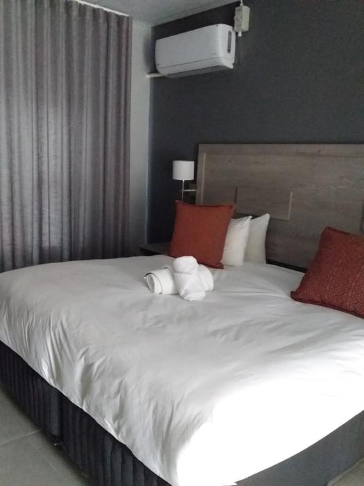 khayalami hotel emalahleni