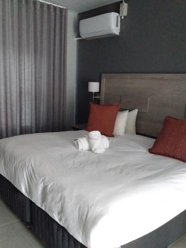 khayalami hotel emalahleni