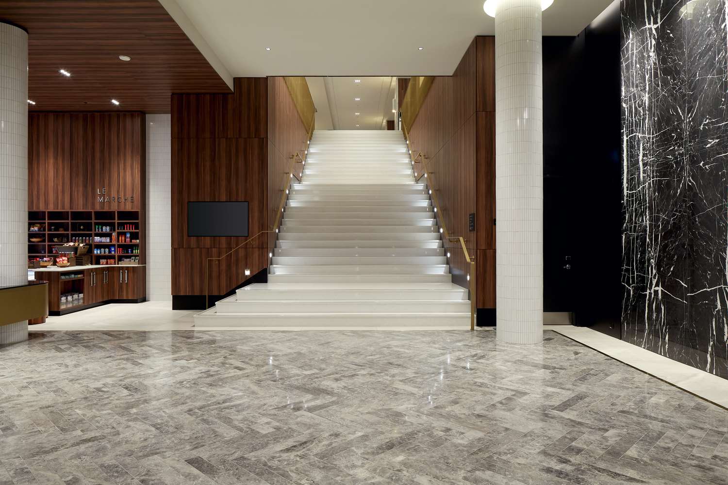 hilton garden inn montreal midtown