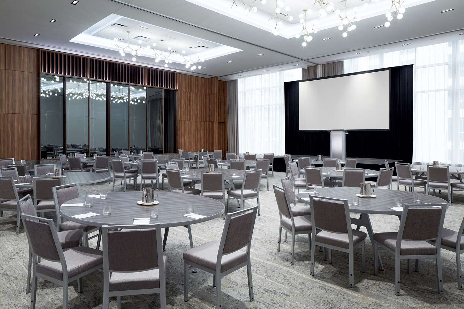 hilton garden inn montreal midtown