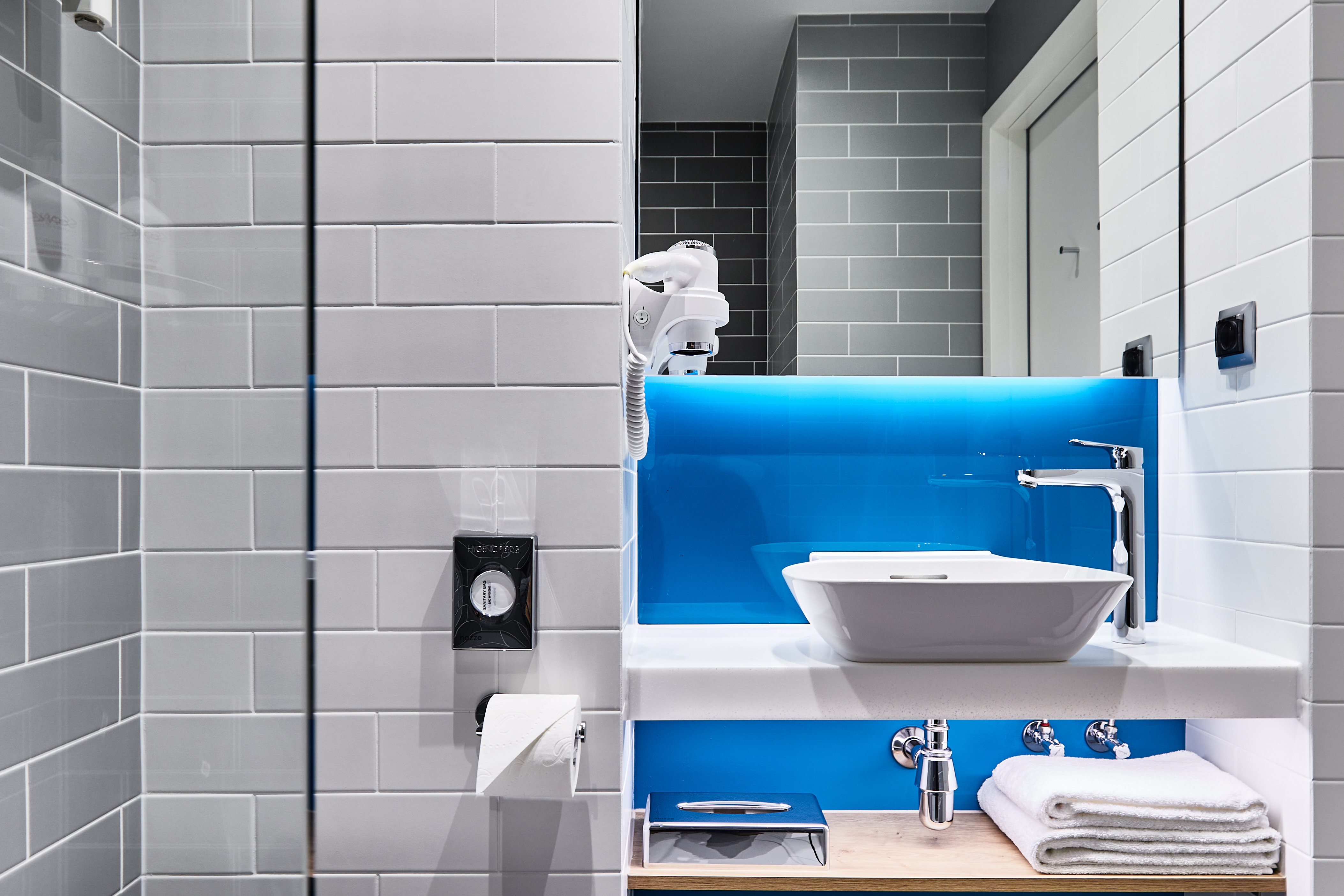 holiday inn express warsaw the hub an ihg hotel