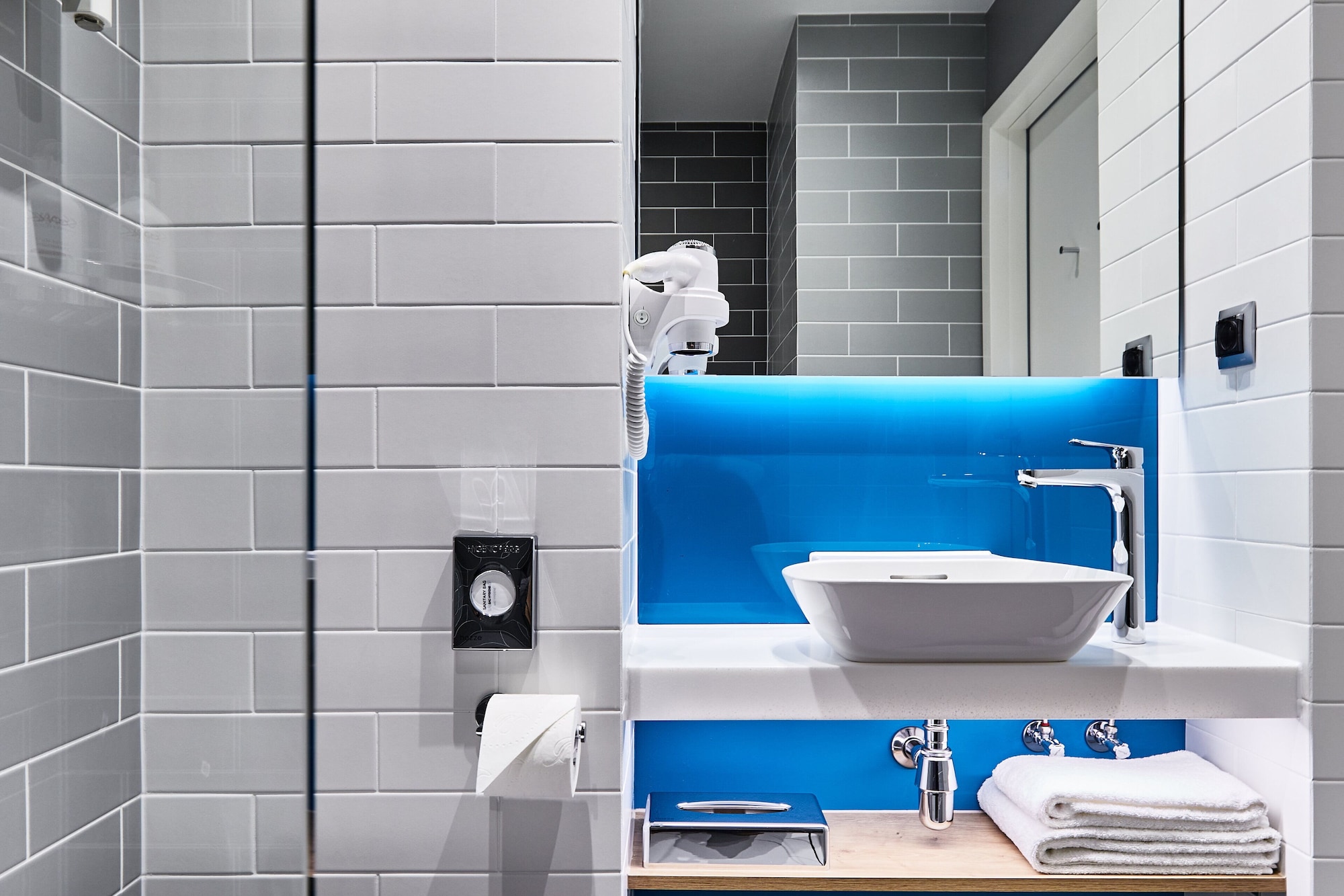 holiday inn express warsaw the hub an ihg hotel