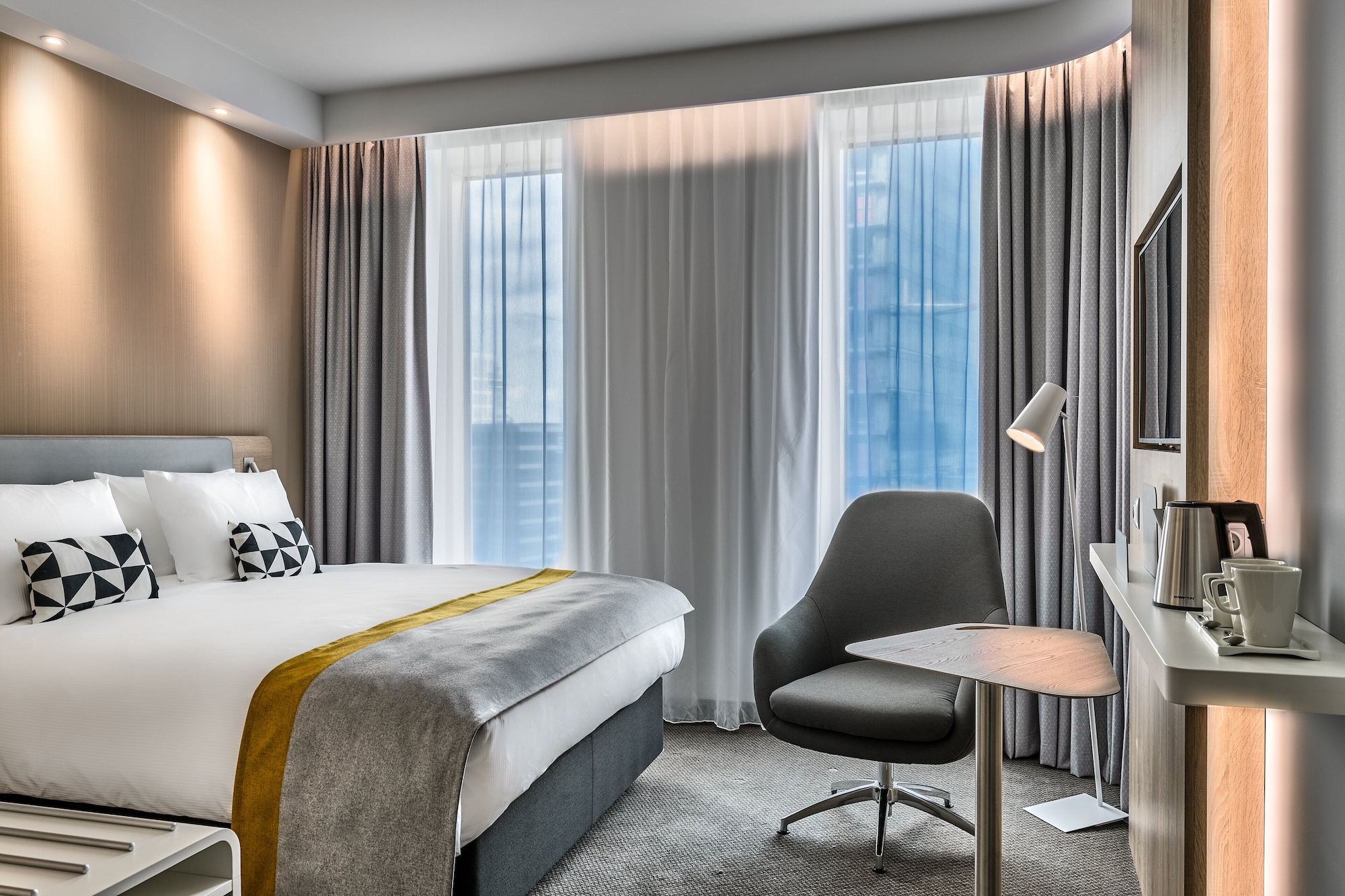 holiday inn express warsaw the hub an ihg hotel