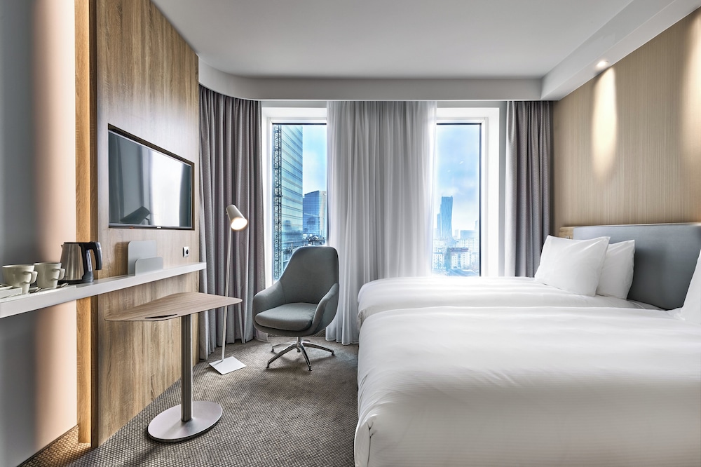 holiday inn express warsaw the hub an ihg hotel