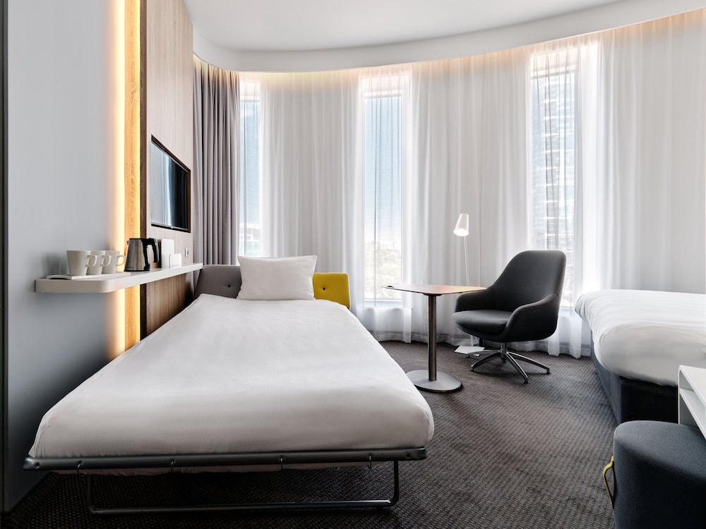 holiday inn express warsaw the hub an ihg hotel