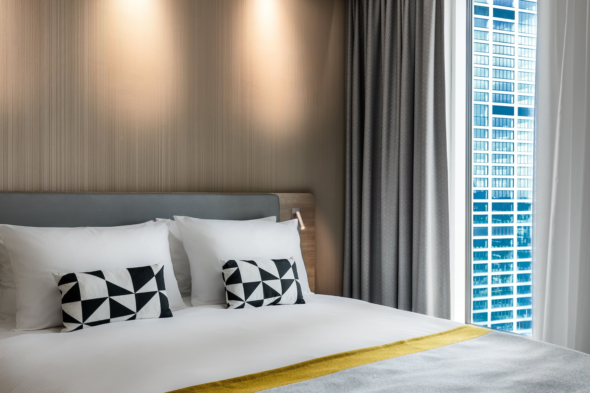 holiday inn express warsaw the hub an ihg hotel