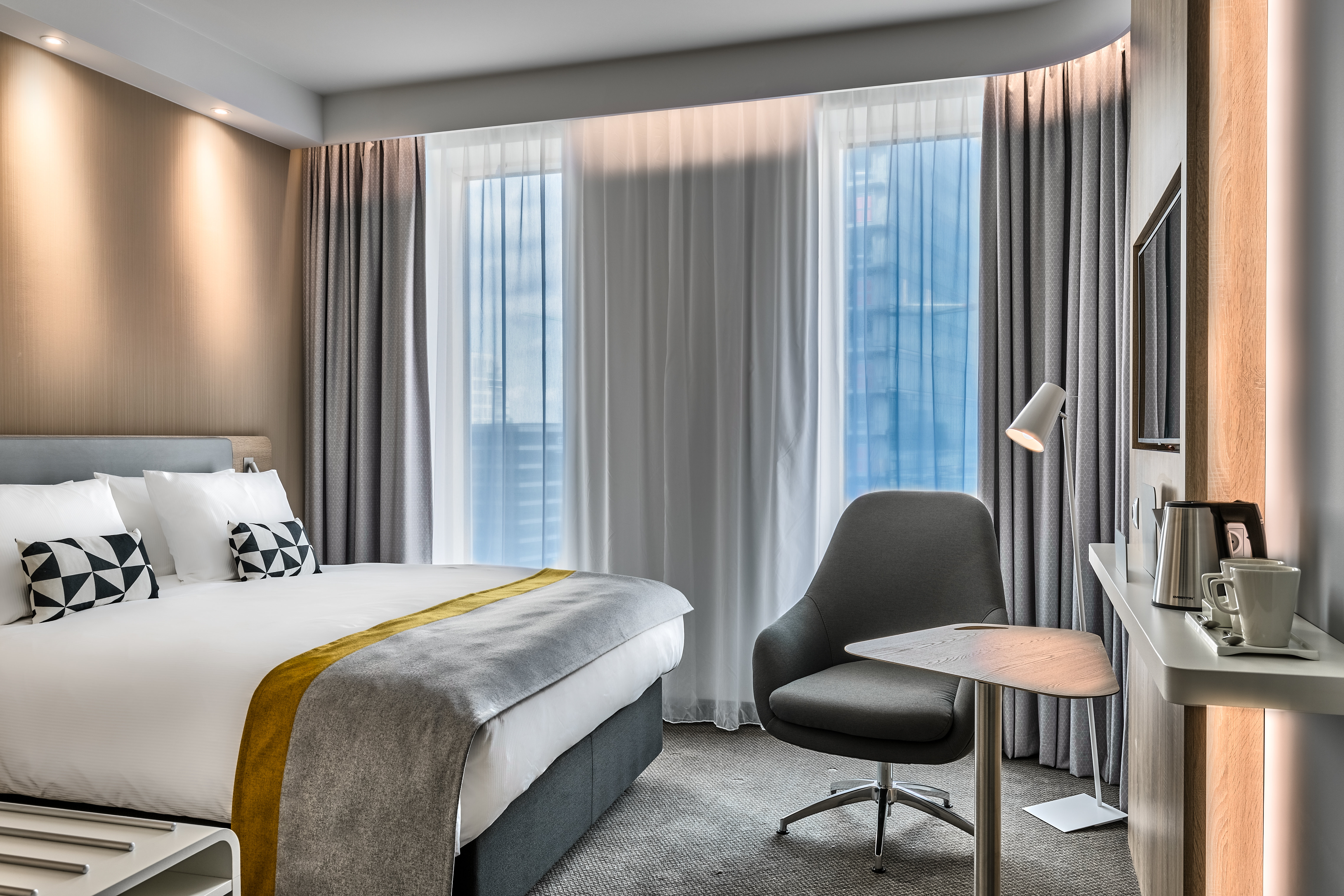 holiday inn express warsaw the hub an ihg hotel