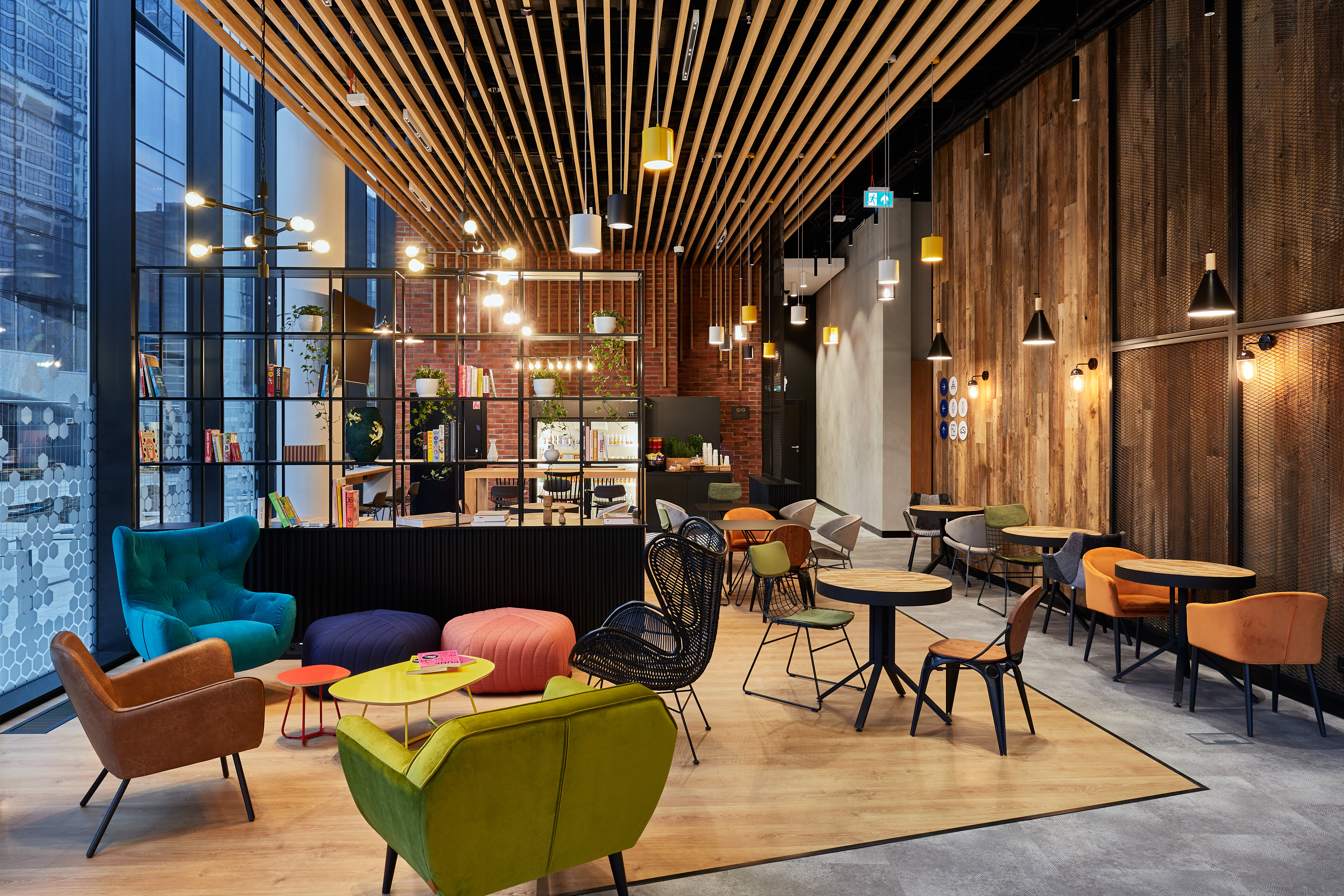 holiday inn express warsaw the hub an ihg hotel