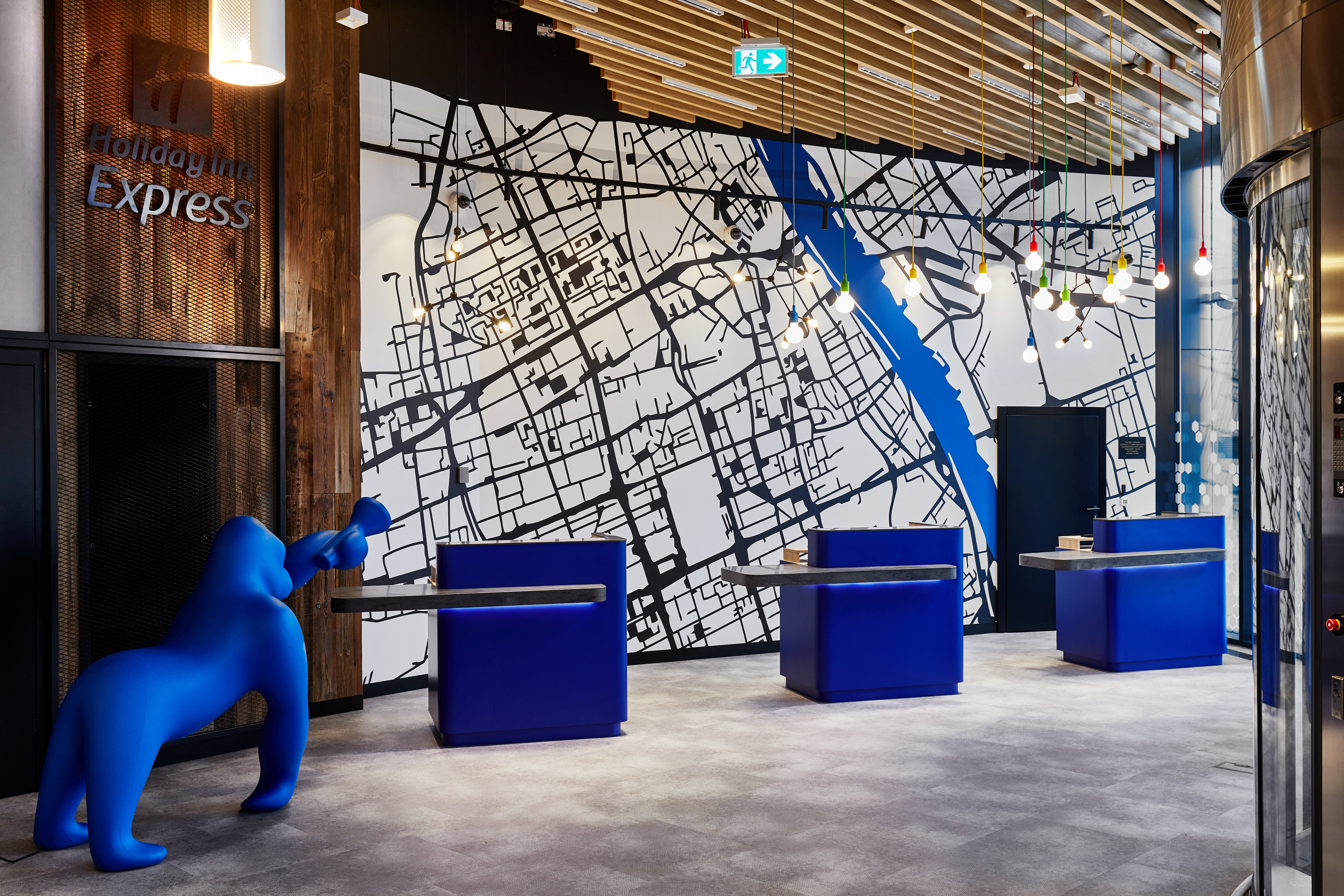 holiday inn express warsaw the hub an ihg hotel