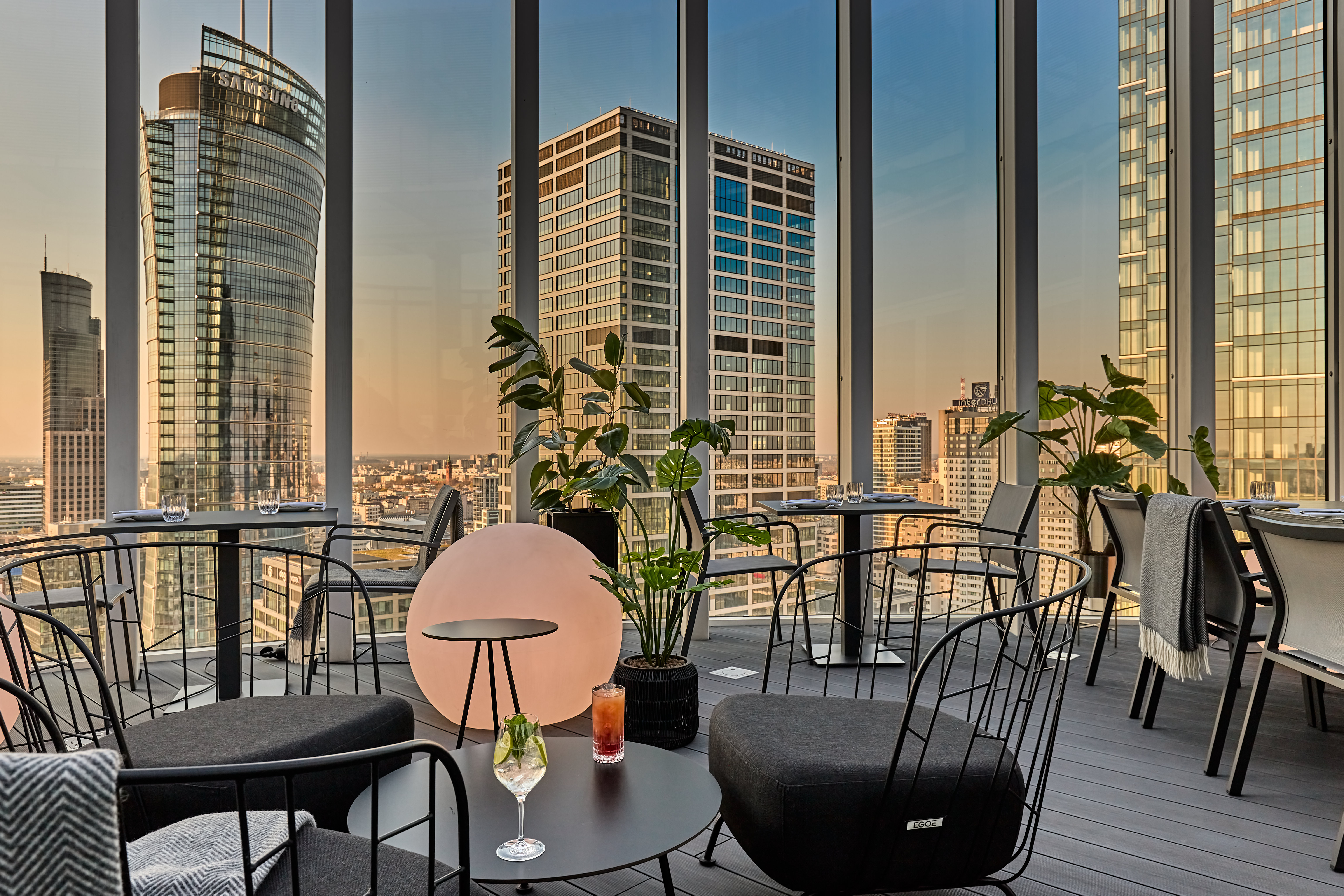 holiday inn express warsaw the hub an ihg hotel