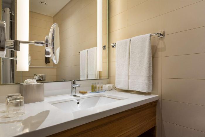 hilton garden inn riyadh financial district