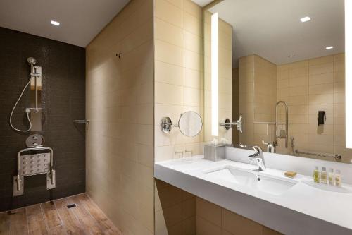 hilton garden inn riyadh financial district