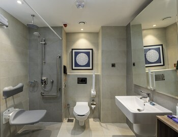 holiday inn and suites al jubail an ihg hotel