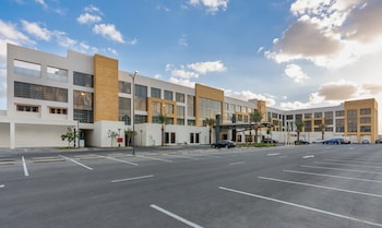 holiday inn and suites al jubail an ihg hotel