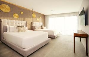 the fives oceanfront hotel
