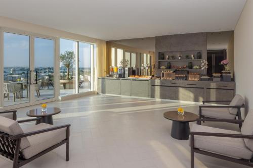 avani palm view dubai hotel and suites