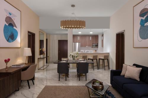 avani palm view dubai hotel and suites