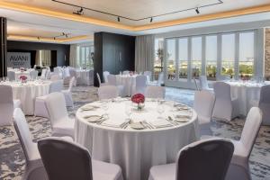 avani palm view dubai hotel and suites