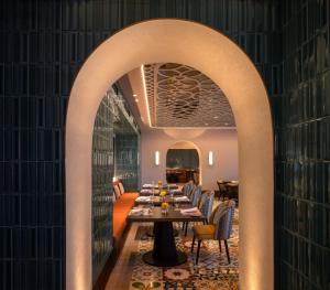avani palm view dubai hotel and suites