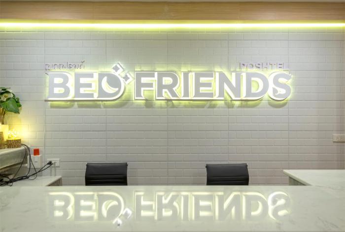 bed friends poshtel