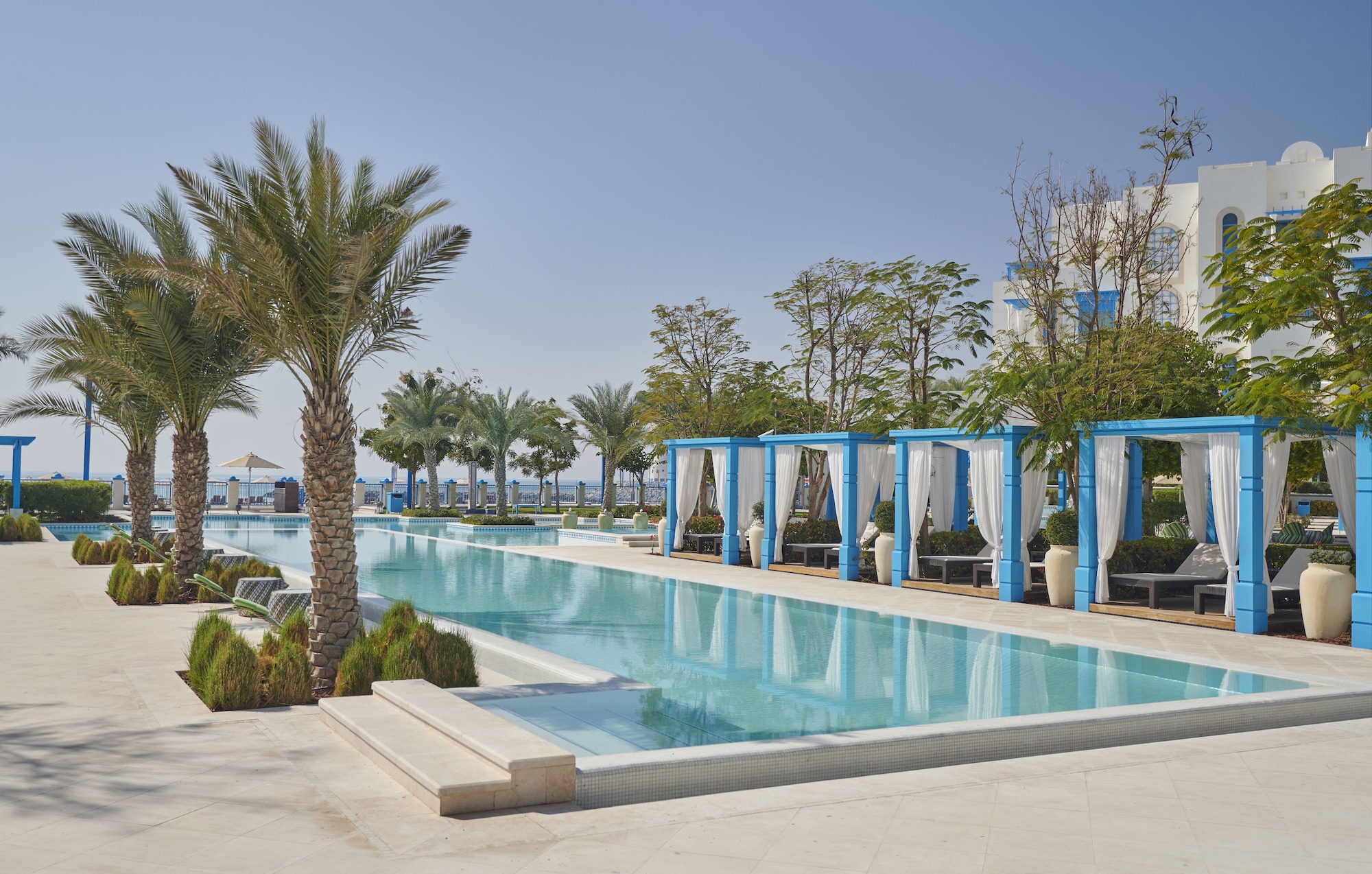 hilton salwa beach resort and villas