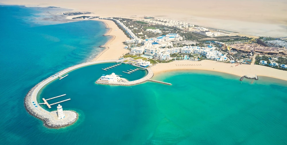 hilton salwa beach resort and villas