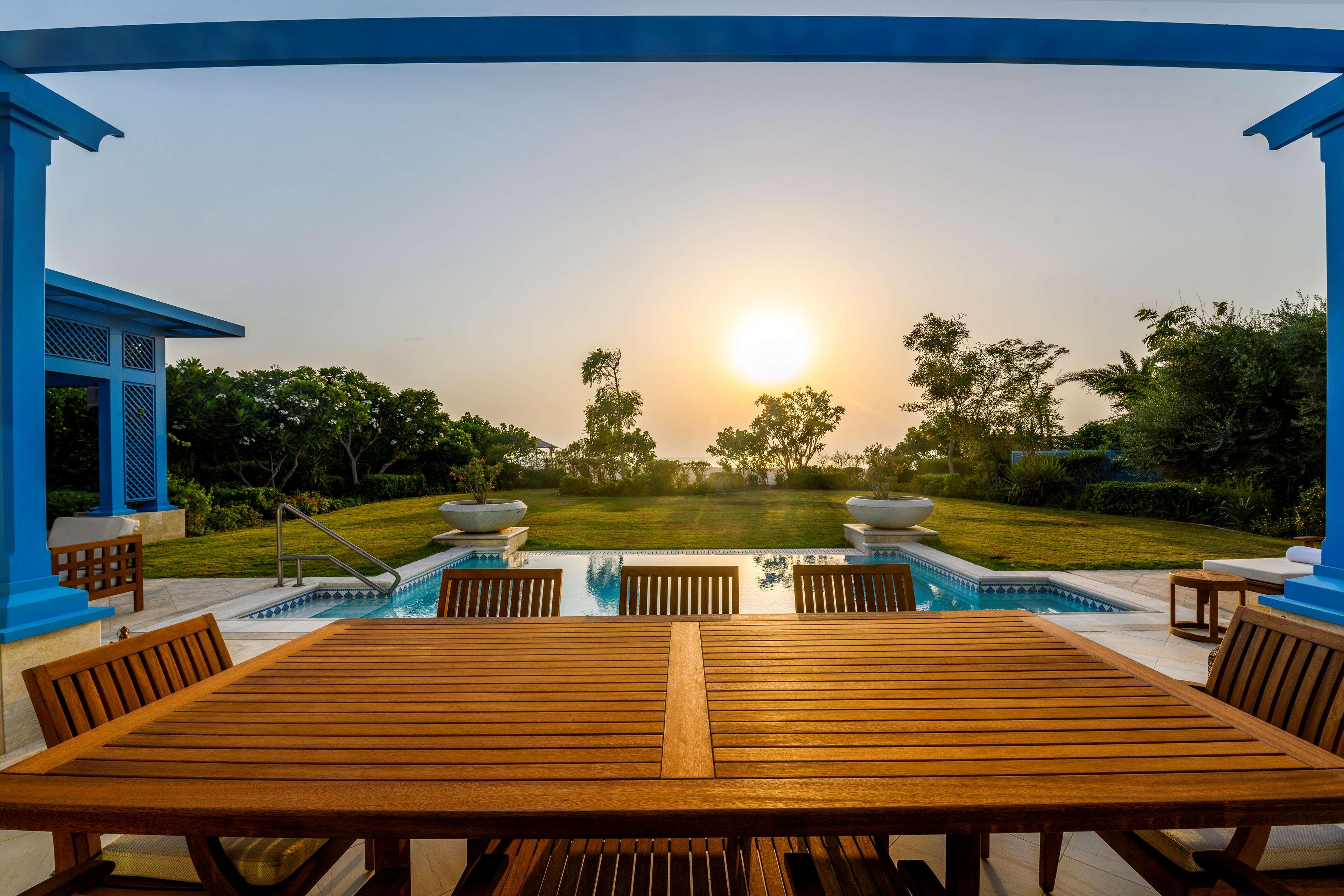 hilton salwa beach resort and villas