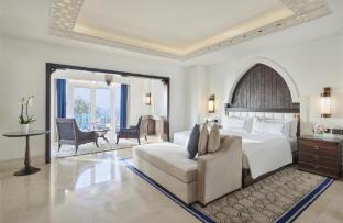 hilton salwa beach resort and villas