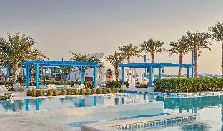 hilton salwa beach resort and villas