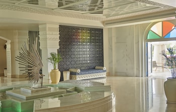 hilton salwa beach resort and villas