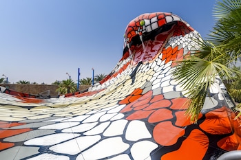 hilton salwa beach resort and villas