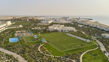 hilton salwa beach resort and villas