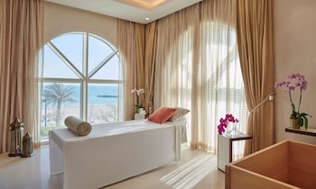 hilton salwa beach resort and villas