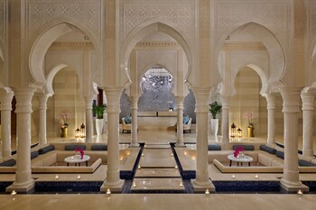 hilton salwa beach resort and villas