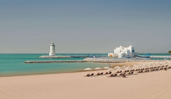 hilton salwa beach resort and villas