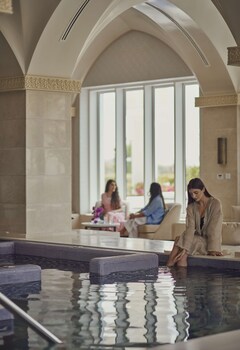 hilton salwa beach resort and villas