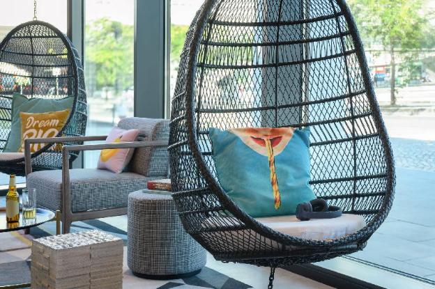 moxy lisboa oriente