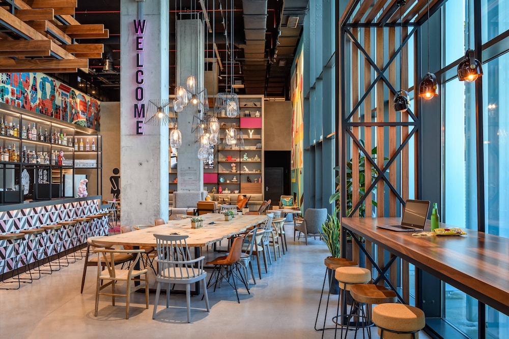 moxy lisboa oriente