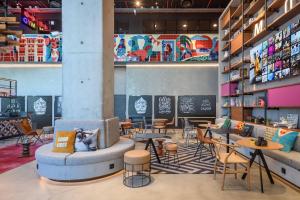 moxy lisboa oriente