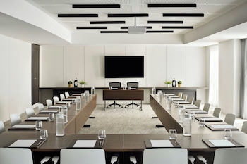courtyard by marriott world trade centre dubai