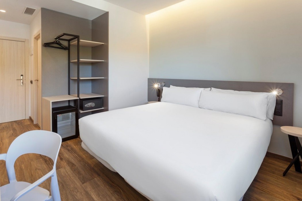 b and b hotel madrid alcorcon